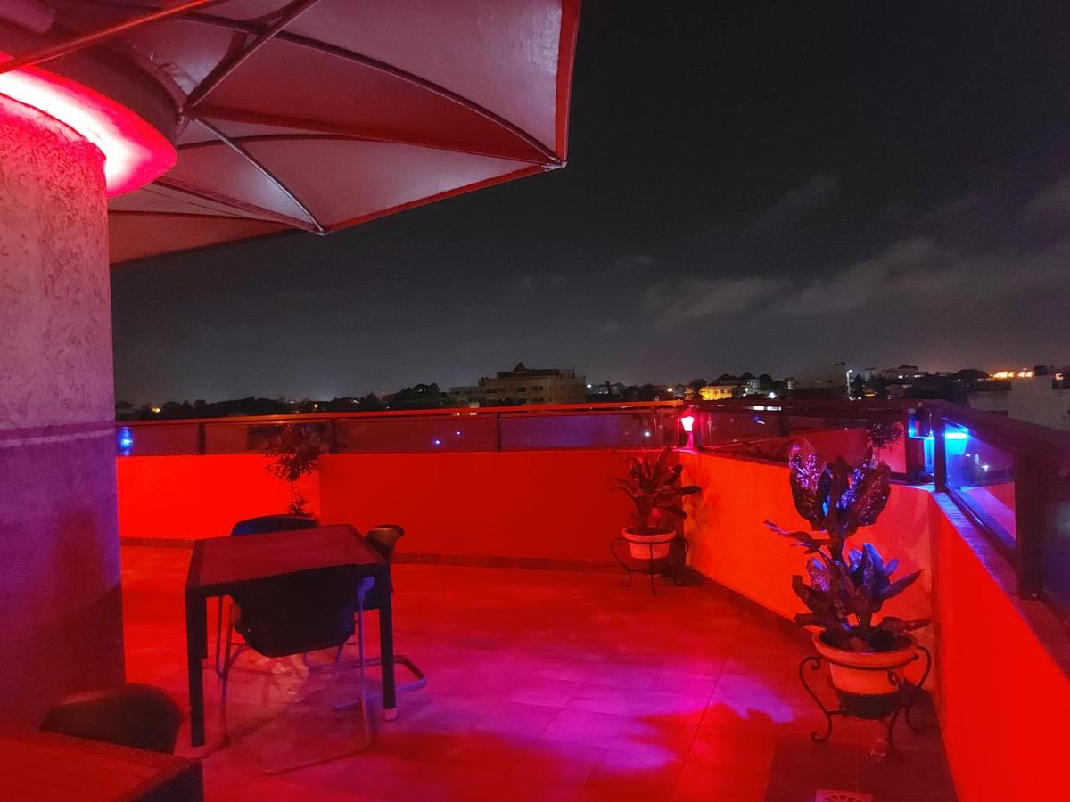 Royal Blue Guest House & Bar Lomé Exteriér fotografie