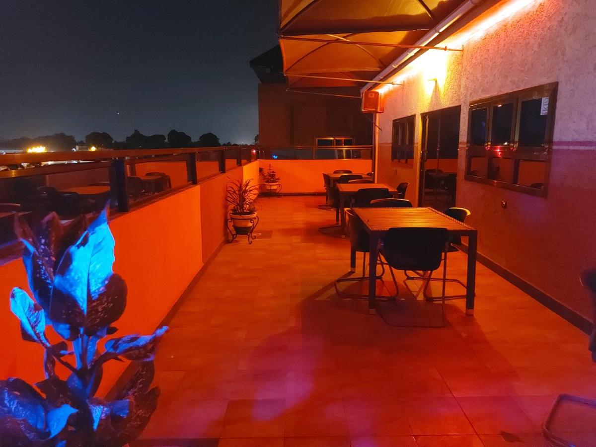Royal Blue Guest House & Bar Lomé Exteriér fotografie