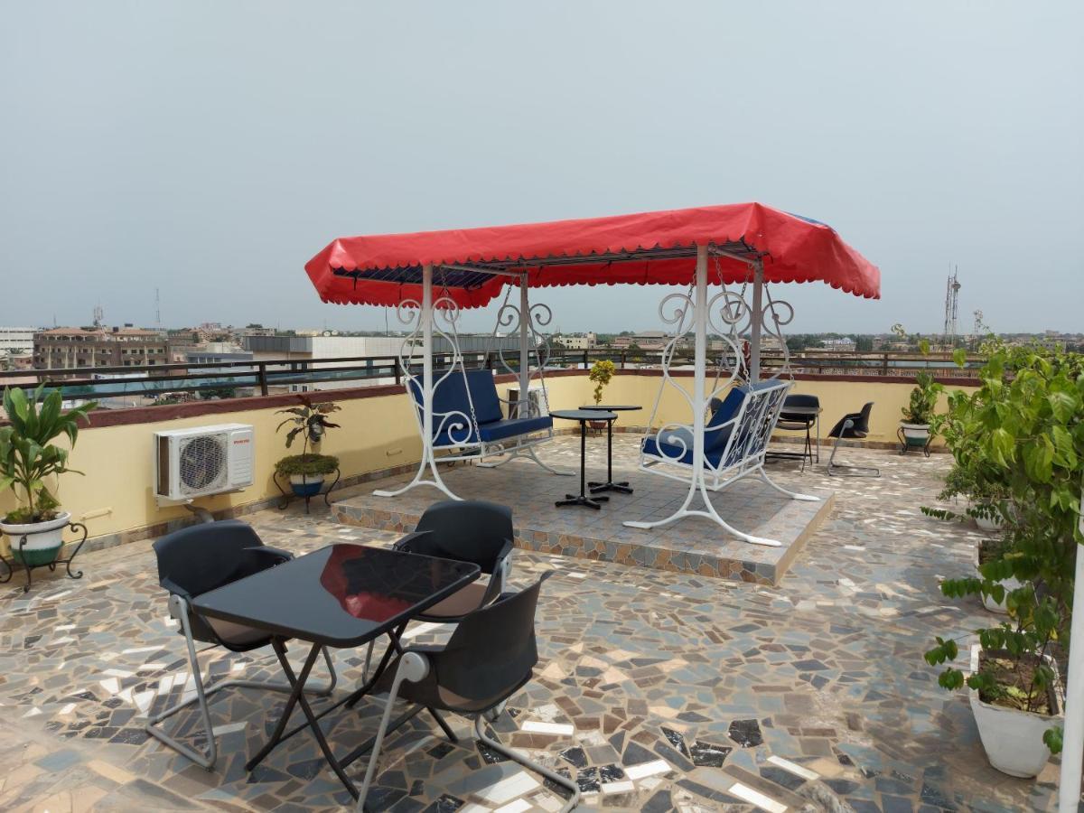 Royal Blue Guest House & Bar Lomé Exteriér fotografie